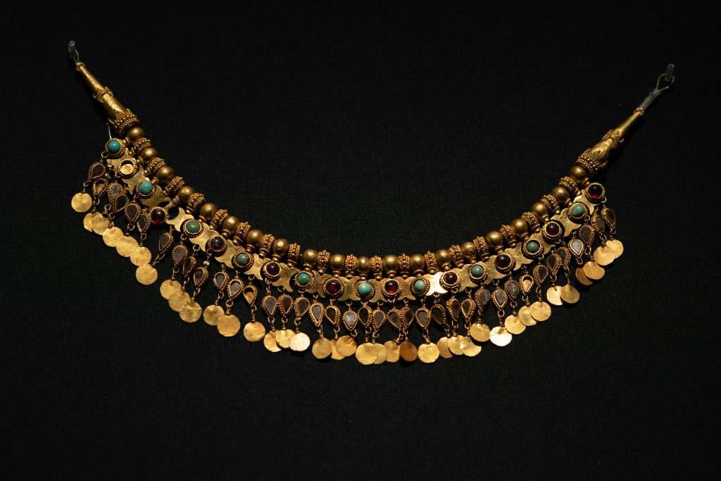 necklace-jewelry